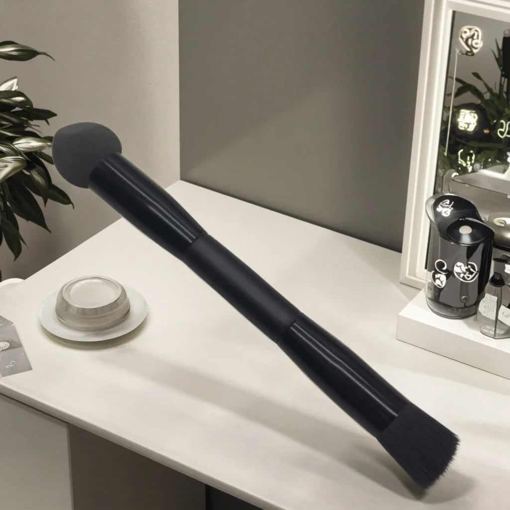 Double-Ended Makeup Brush